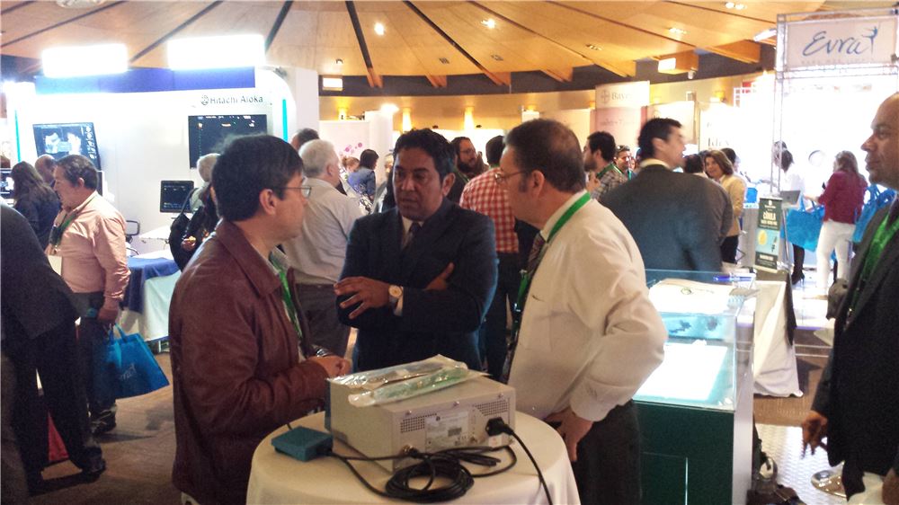 Stand EchoData en feria médica
