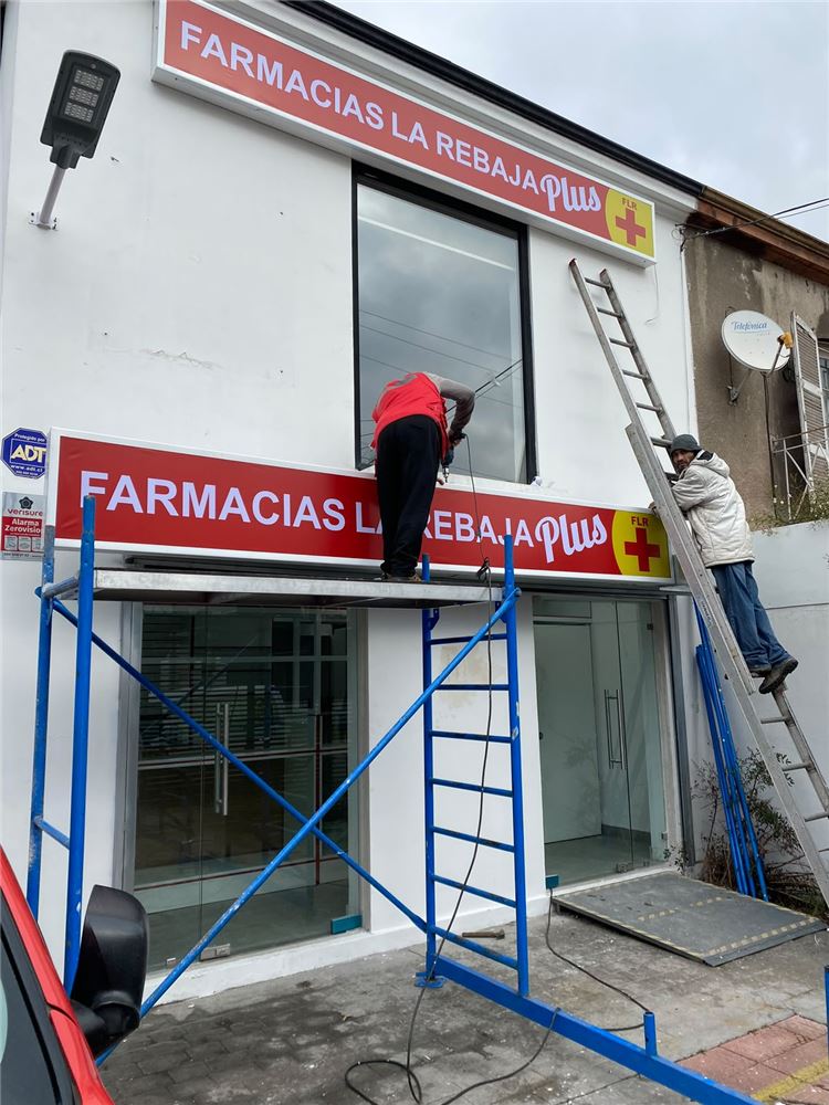 Instalación Farmacias La Rebaja