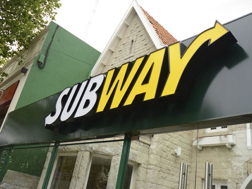 Letrero corpóreo Subway